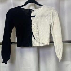 Flowers by Zoe FBZ Girls Ruched Crop Black and White Sweater size M